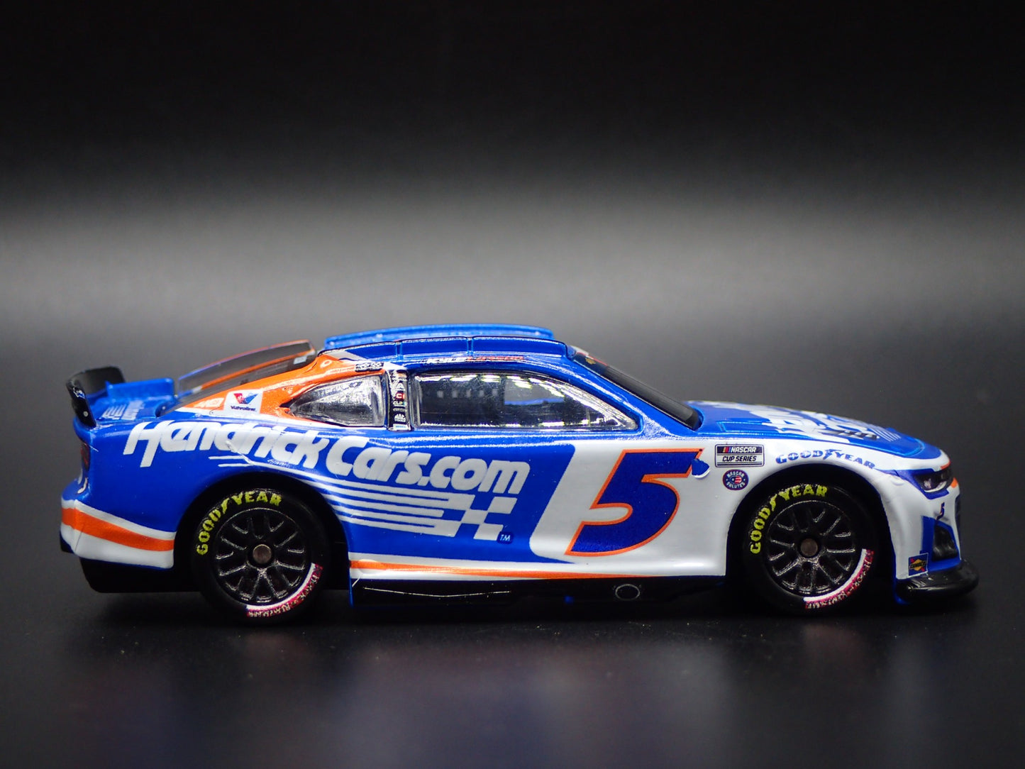 2024 CHEVY CAMARO ZL1 5 KYLE LARSON HENDRICKCARS NASCAR 1:64 DIECAST MODEL CAR