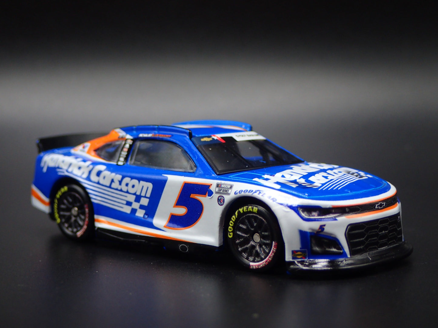2024 CHEVY CAMARO ZL1 5 KYLE LARSON HENDRICKCARS NASCAR 1:64 DIECAST MODEL CAR