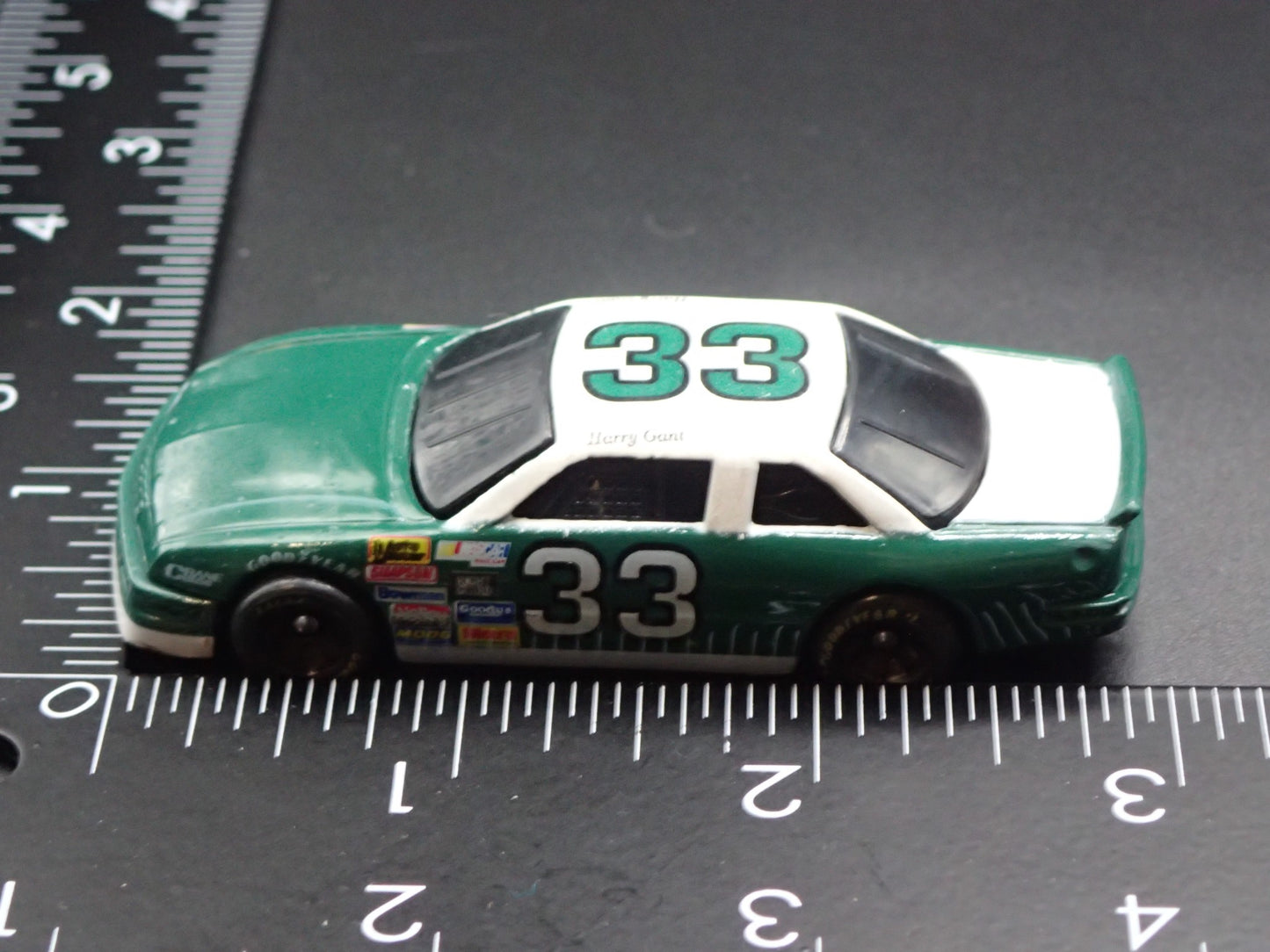 1994 94 BUICK 33 HARRY GANT NASCAR 1:64 SCALE COLLECTIBLE DIECAST MODEL CAR