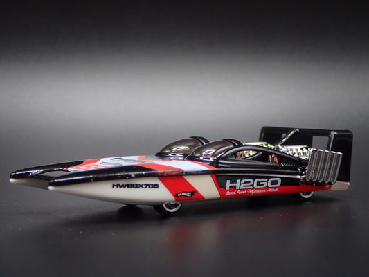 SPEED BOAT RACING 1:64 HW SCALE COLLECTIBLE DIORAMA DIECAST MODEL CAR