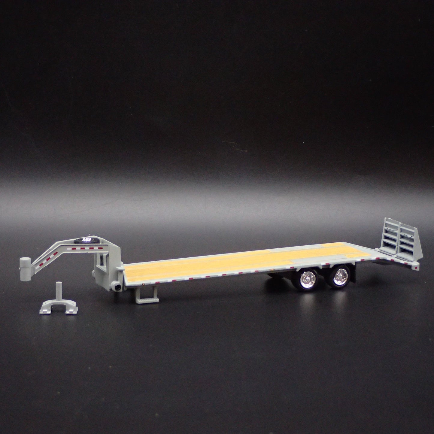 GOOSENECK FLATBED TRAILER w LOADING RAMP, HITCH 1:64 SCALE DIORAMA DIECAST MODEL