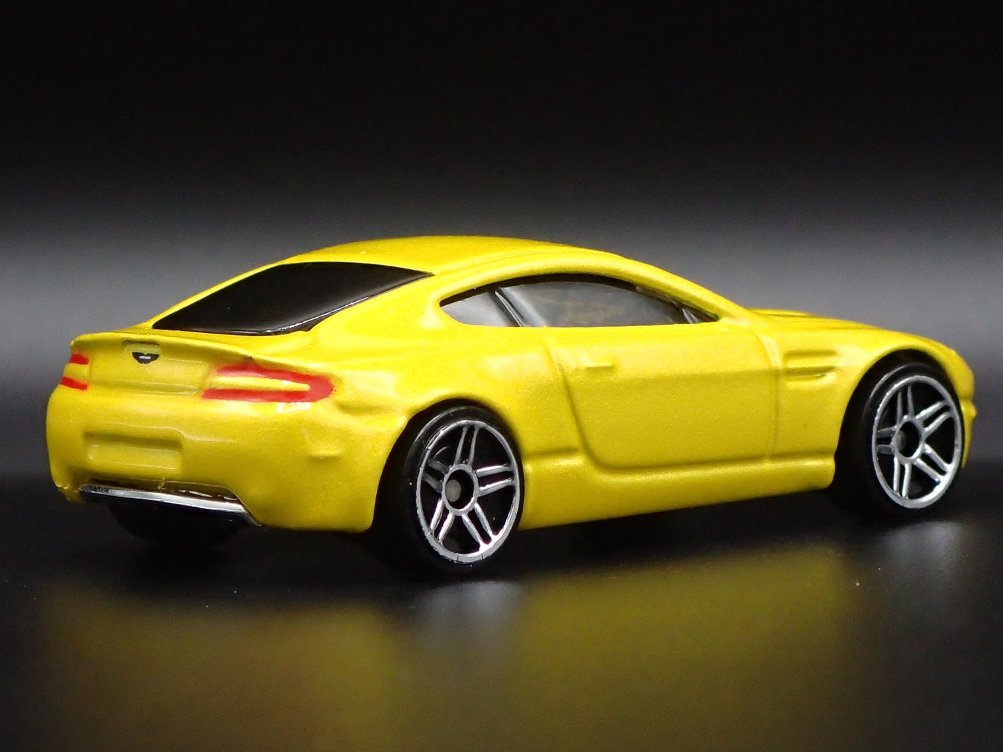 2006-2018 ASTON MARTIN V8 VANTAGE YELLOW 1/64 SCALE DIORAMA DIECAST MODEL CAR