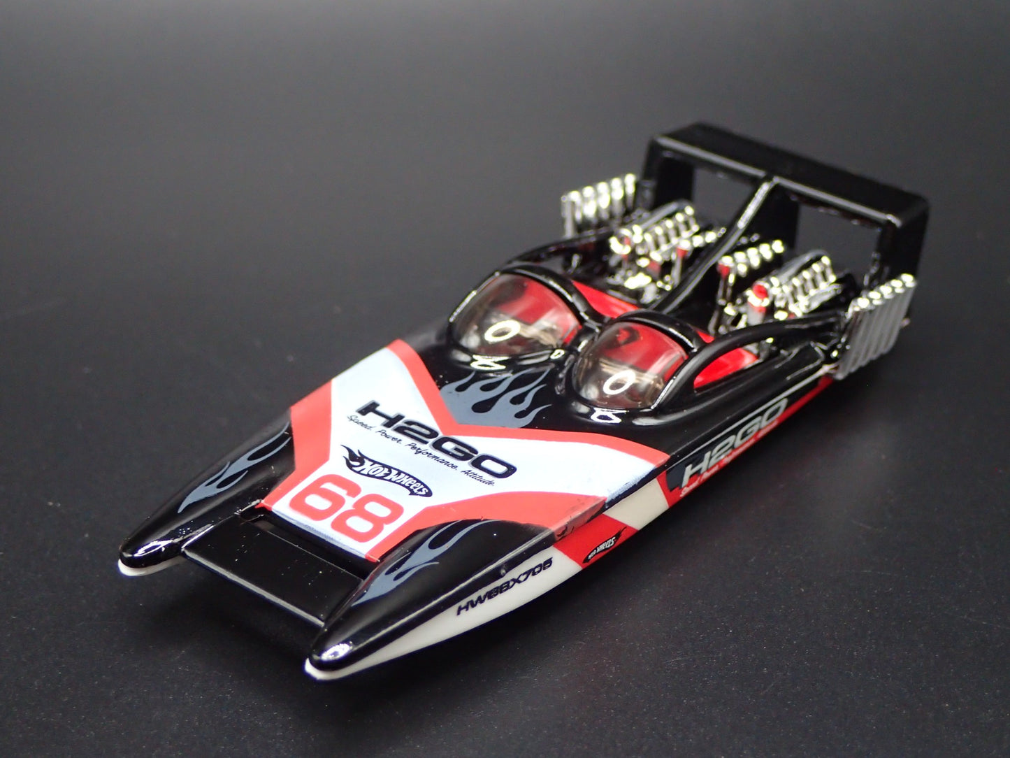 SPEED BOAT RACING 1:64 HW SCALE COLLECTIBLE DIORAMA DIECAST MODEL CAR