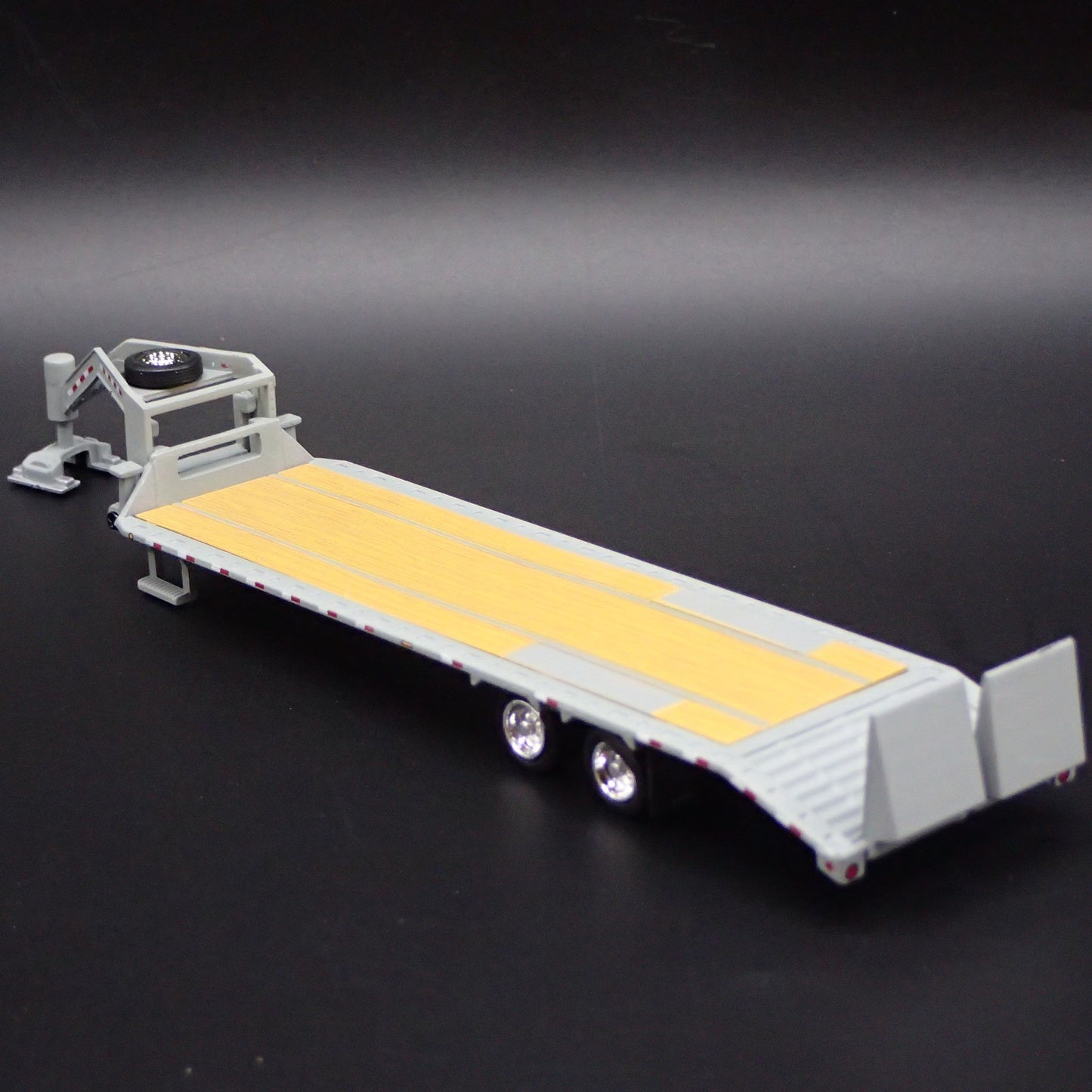 GOOSENECK FLATBED TRAILER w LOADING RAMP, HITCH 1:64 SCALE DIORAMA DIECAST MODEL