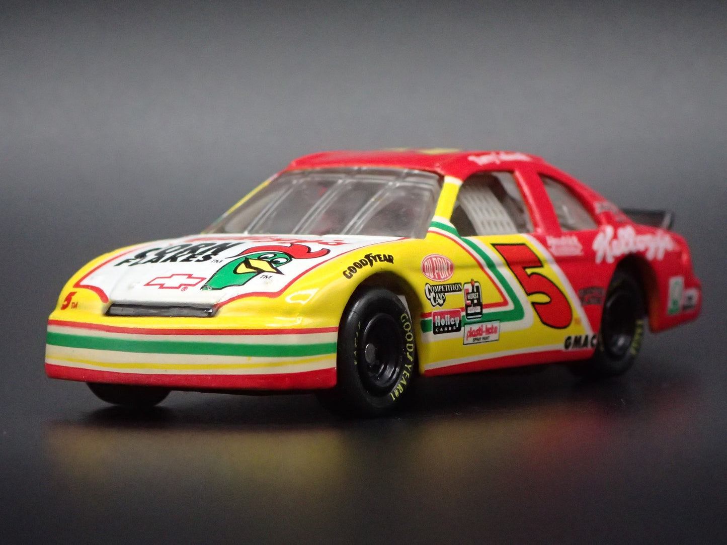 1994 94 CHEVROLET LUMINA 5 TERRY LABONTE KELLOGGS NASCAR 1:64 SCALE DIECAST CAR