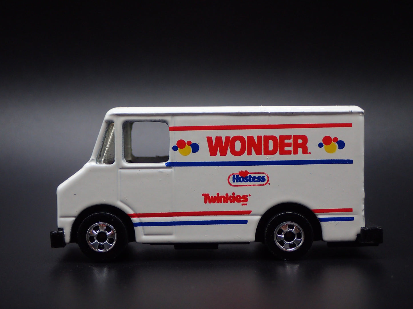 GMC STEP BOX VAN WONDER HOSTESS TWINKIES 1:64 HW SCALE DIORAMA DIECAST MODEL CAR