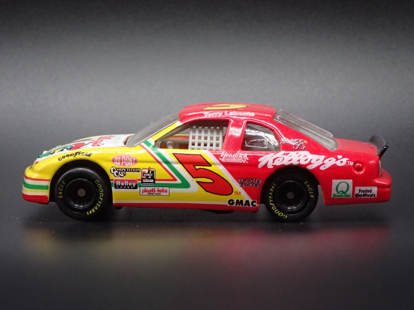 1994 94 CHEVROLET LUMINA 5 TERRY LABONTE KELLOGGS NASCAR 1:64 SCALE DIECAST CAR