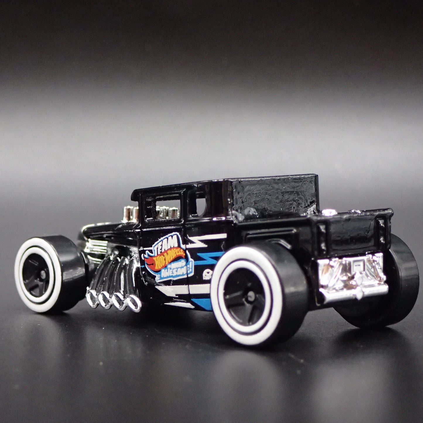 FORD CUSTOM BONE SHAKER HOT ROD BLACK 1:64 SCALE COLLECTIBLE DIECAST MODEL CAR