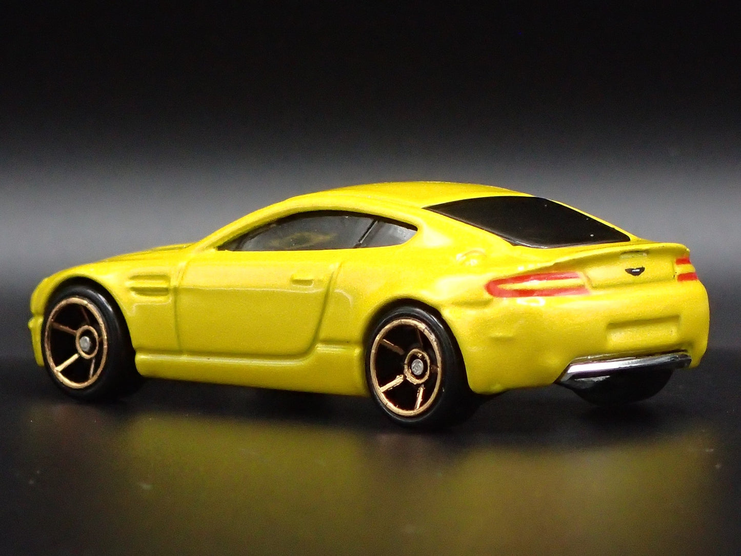 2006-2018 ASTON MARTIN V8 VANTAGE YELLOW 1/64 SCALE DIORAMA DIECAST MODEL CAR