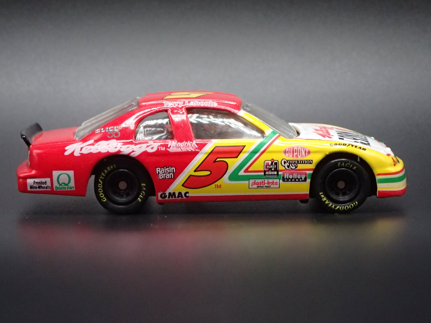 1994 94 CHEVROLET LUMINA 5 TERRY LABONTE KELLOGGS NASCAR 1:64 SCALE DIECAST CAR