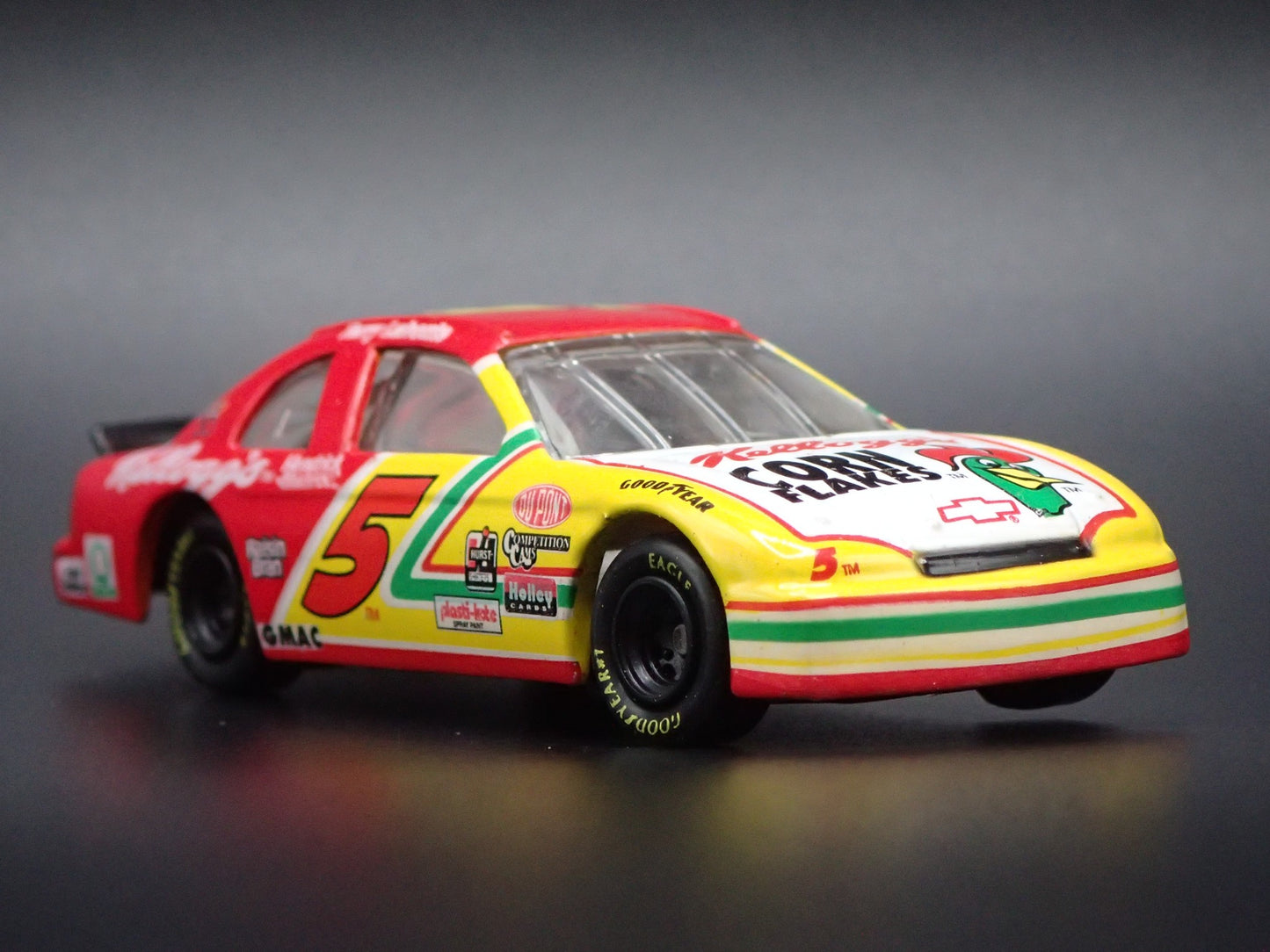 1994 94 CHEVROLET LUMINA 5 TERRY LABONTE KELLOGGS NASCAR 1:64 SCALE DIECAST CAR