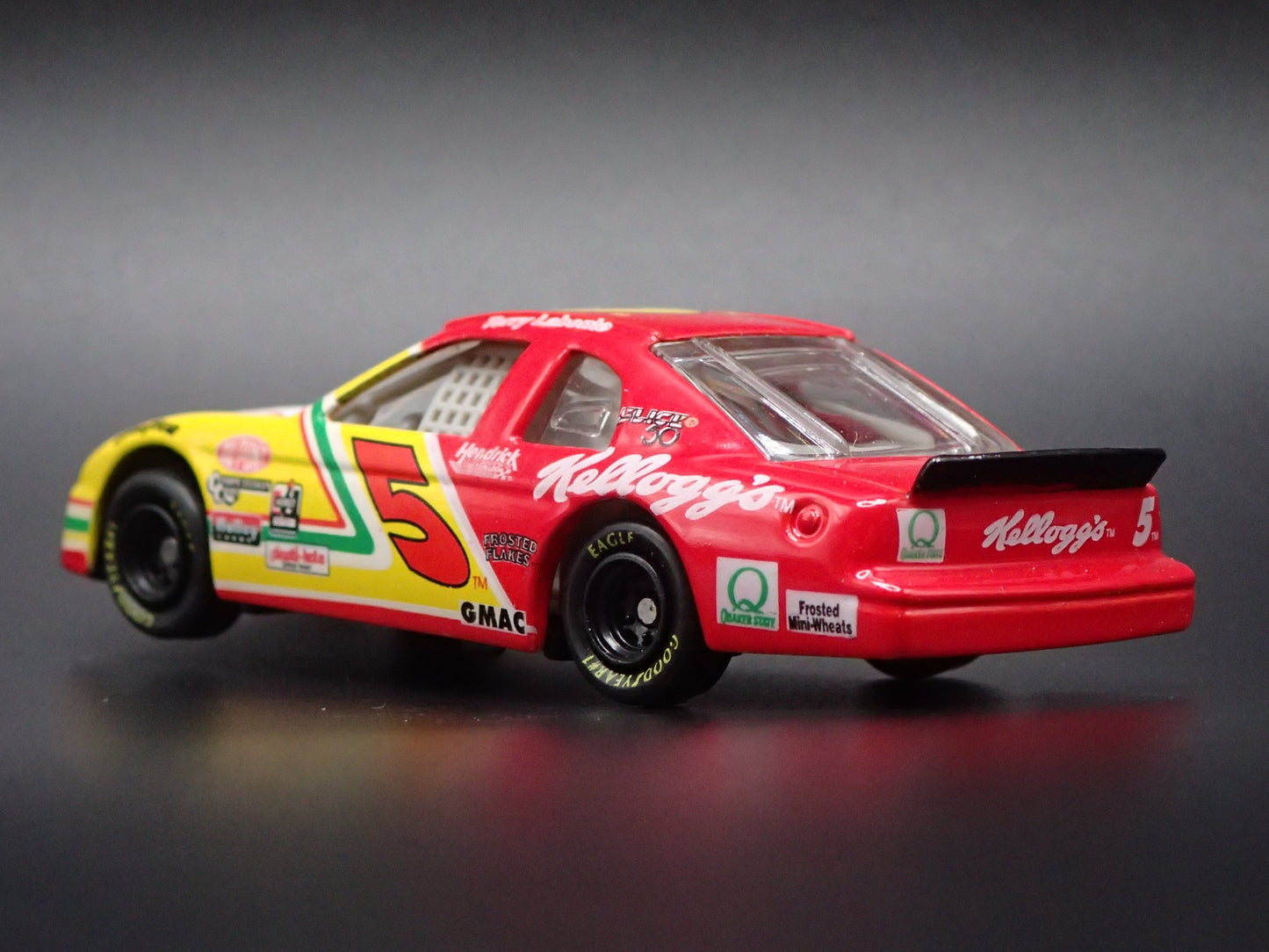 1994 94 CHEVROLET LUMINA 5 TERRY LABONTE KELLOGGS NASCAR 1:64 SCALE DIECAST CAR