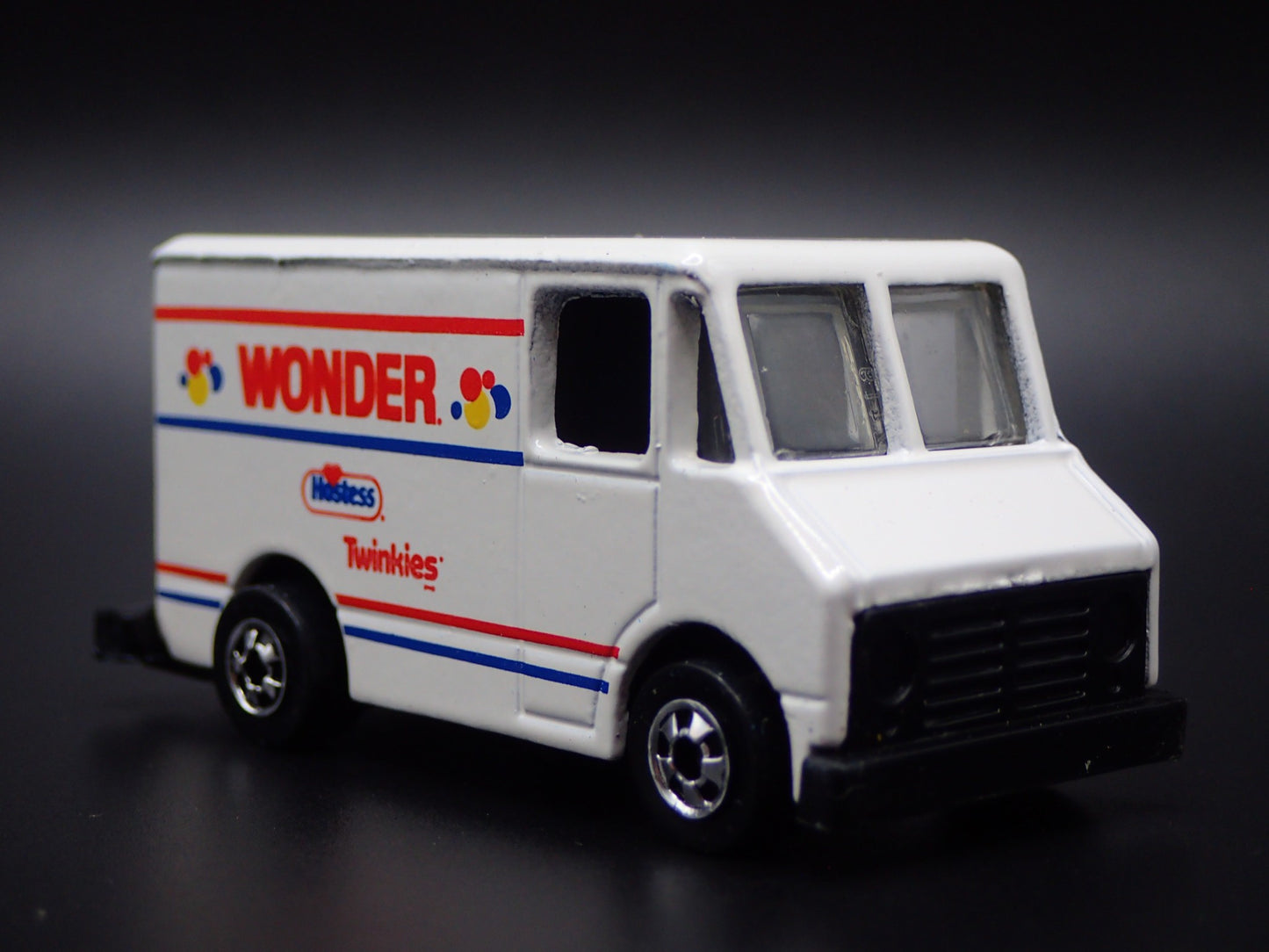 GMC STEP BOX VAN WONDER HOSTESS TWINKIES 1:64 HW SCALE DIORAMA DIECAST MODEL CAR