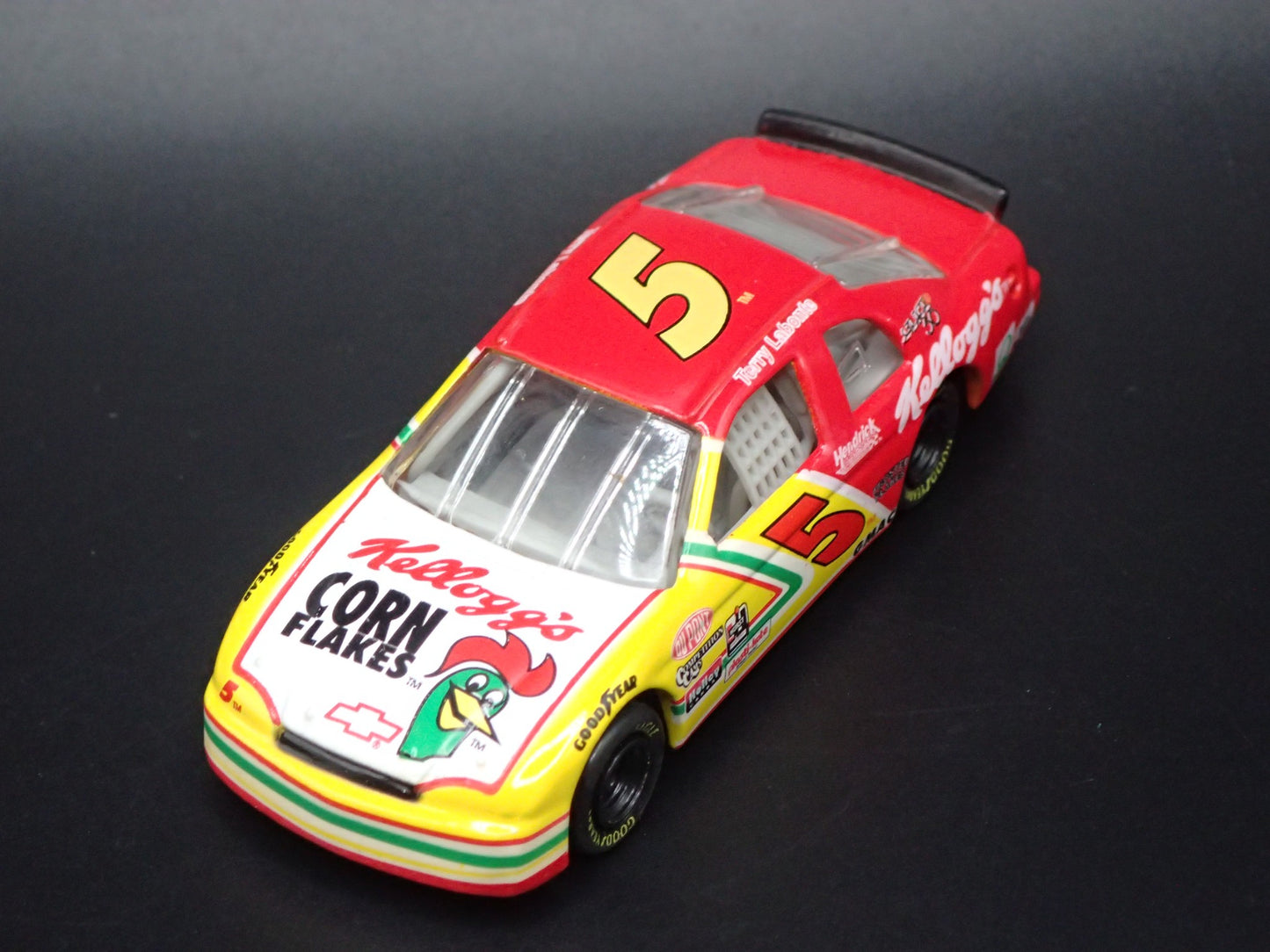 1994 94 CHEVROLET LUMINA 5 TERRY LABONTE KELLOGGS NASCAR 1:64 SCALE DIECAST CAR