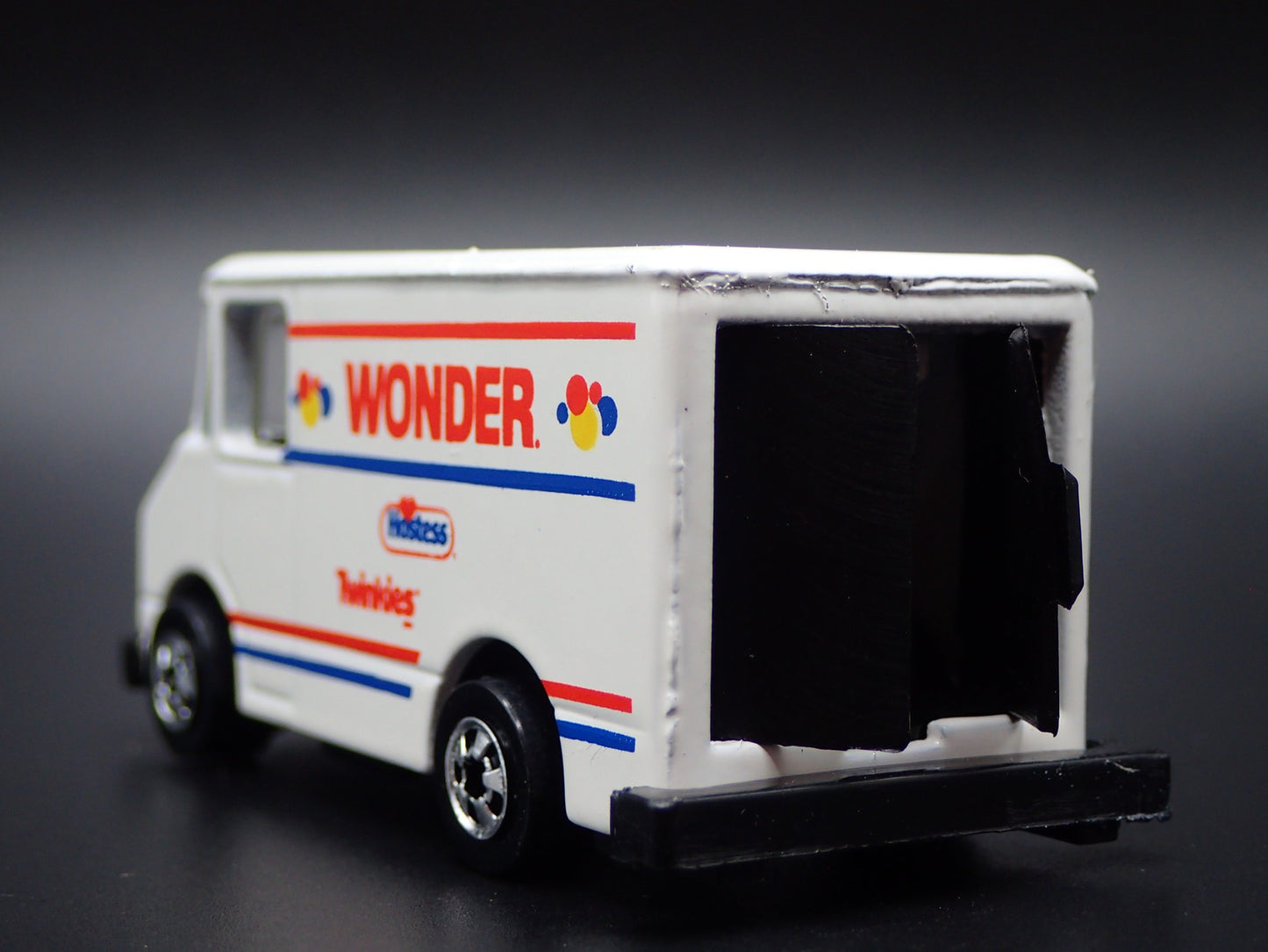GMC STEP BOX VAN WONDER HOSTESS TWINKIES 1:64 HW SCALE DIORAMA DIECAST MODEL CAR