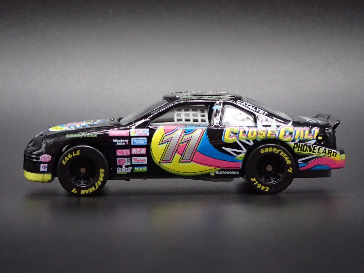 1997 97 FORD THUNDERBIRD 11 BRETT BODINE NASCAR 1:64 SCALE DIECAST MODEL CAR