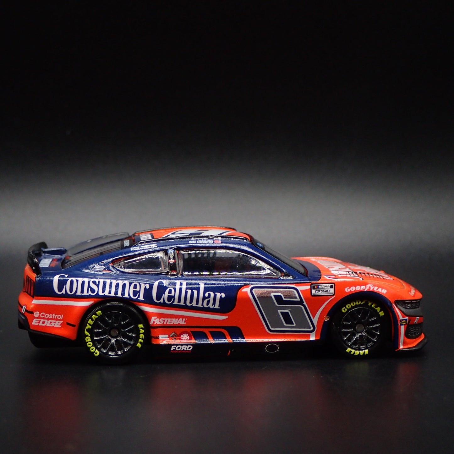 2024 24 FORD MUSTANG 6 BRAD KESELOWSKI CONSUMER CELLULAR NASCAR 1:64 DIECAST CAR