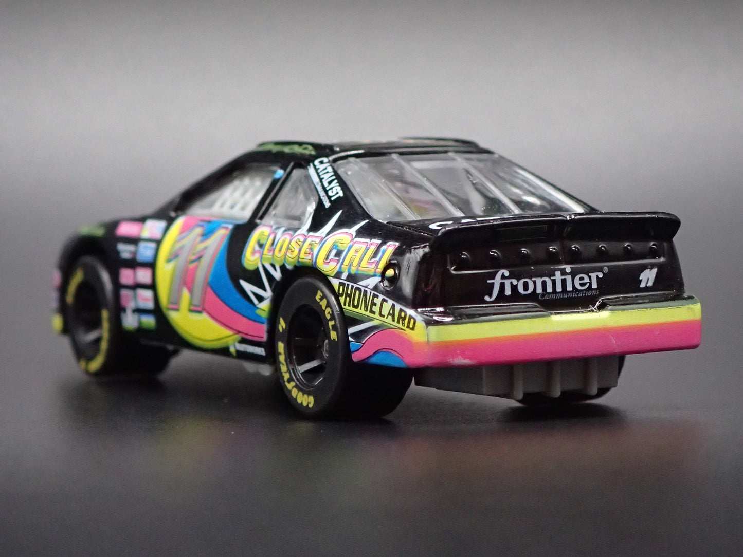 1997 97 FORD THUNDERBIRD 11 BRETT BODINE NASCAR 1:64 SCALE DIECAST MODEL CAR