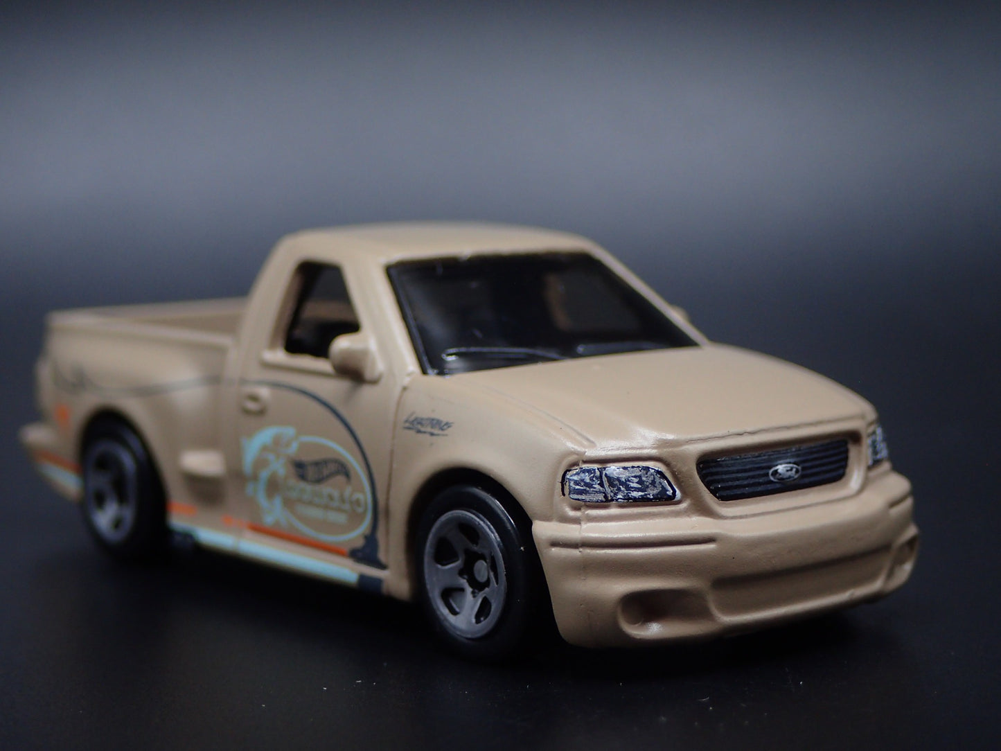 1999-2004 FORD SVT F150 LIGHTNING PICKUP TRUCK TAN 1:64 SCALE DIECAST MODEL CAR