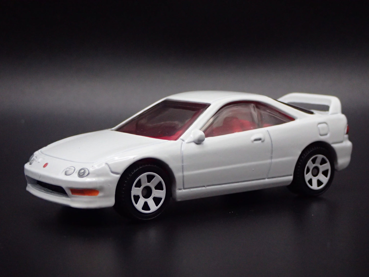 1997-2001 ACURA INTEGRA TYPE R 1:64 SCALE COLLECTIBLE DIORAMA DIECAST MODEL CAR