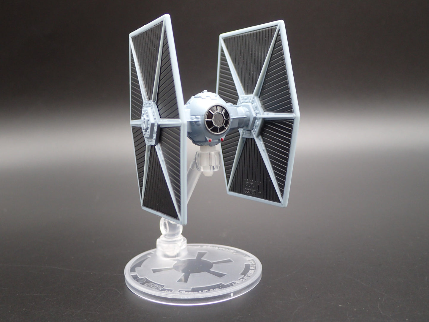 STAR WARS TIE FIGHTER SHIP w/ FLIGHT STAND 1/64 SCALE DIECAST MODEL SHIP
