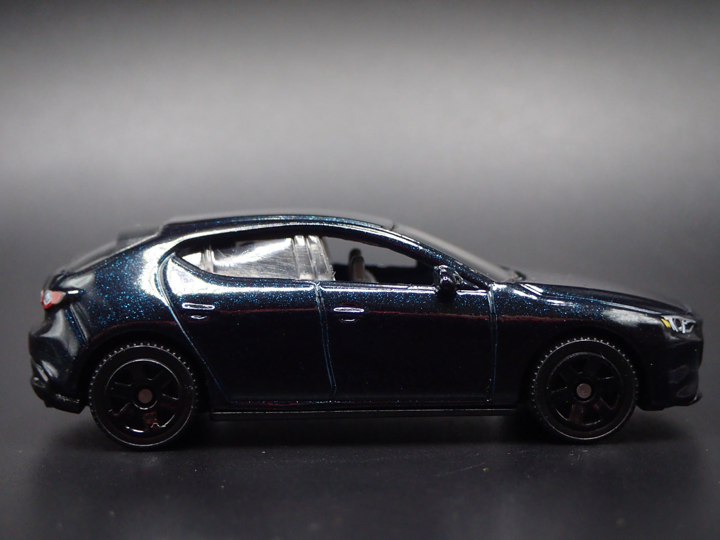 2019-2025 MAZDA 3 4 FOUR DOOR HATCHBACK 1:64 SCALE DIORAMA DIECAST MODEL CAR