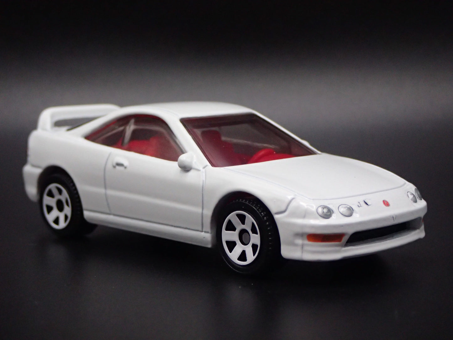 1997-2001 ACURA INTEGRA TYPE R 1:64 SCALE COLLECTIBLE DIORAMA DIECAST MODEL CAR