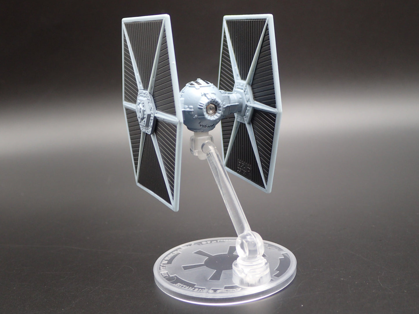 STAR WARS TIE FIGHTER SHIP w/ FLIGHT STAND 1/64 SCALE DIECAST MODEL SHIP