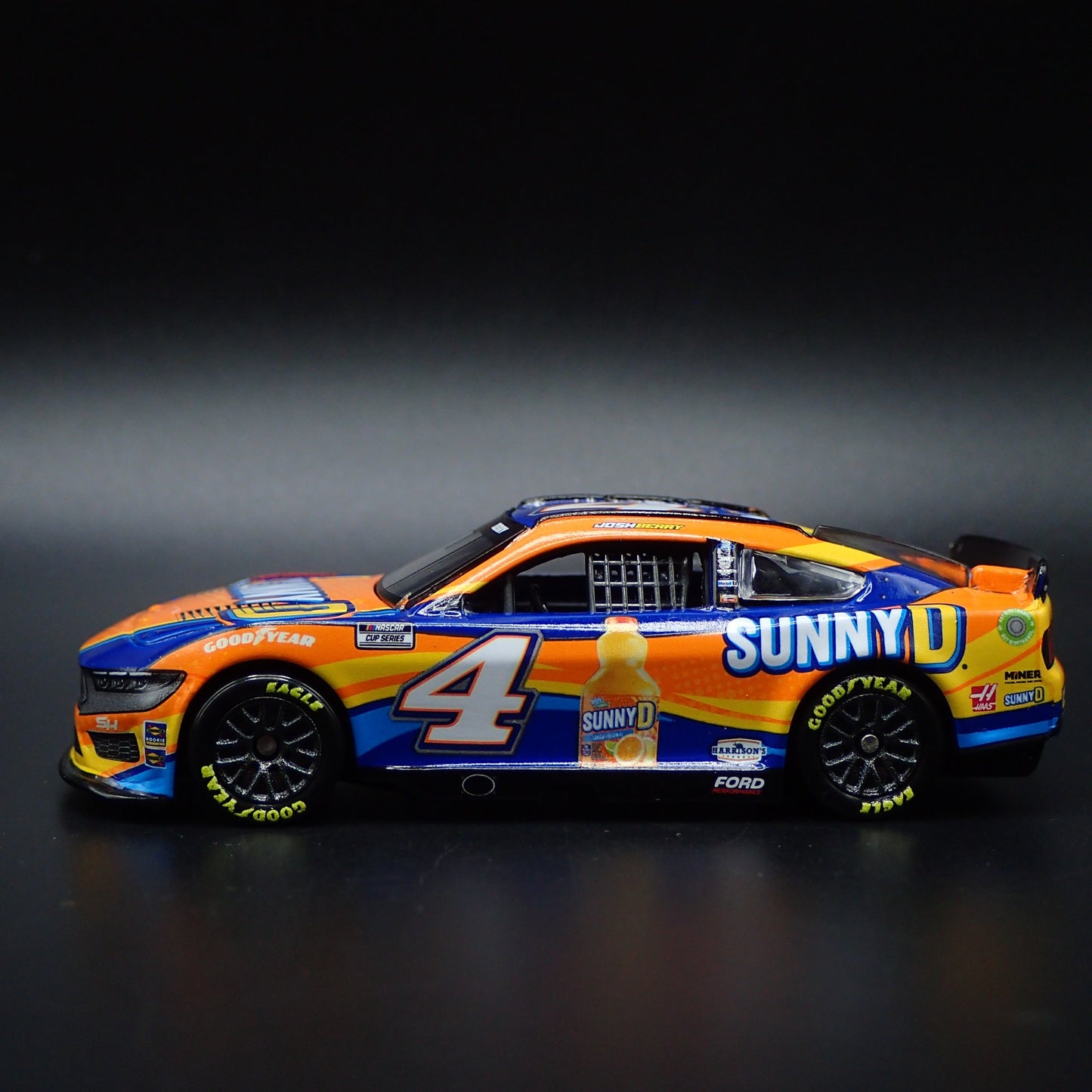 2024 24 FORD MUSTANG #4 JOSH BERRY SUNNY D NASCAR 1:64 SCALE DIECAST MODEL CAR