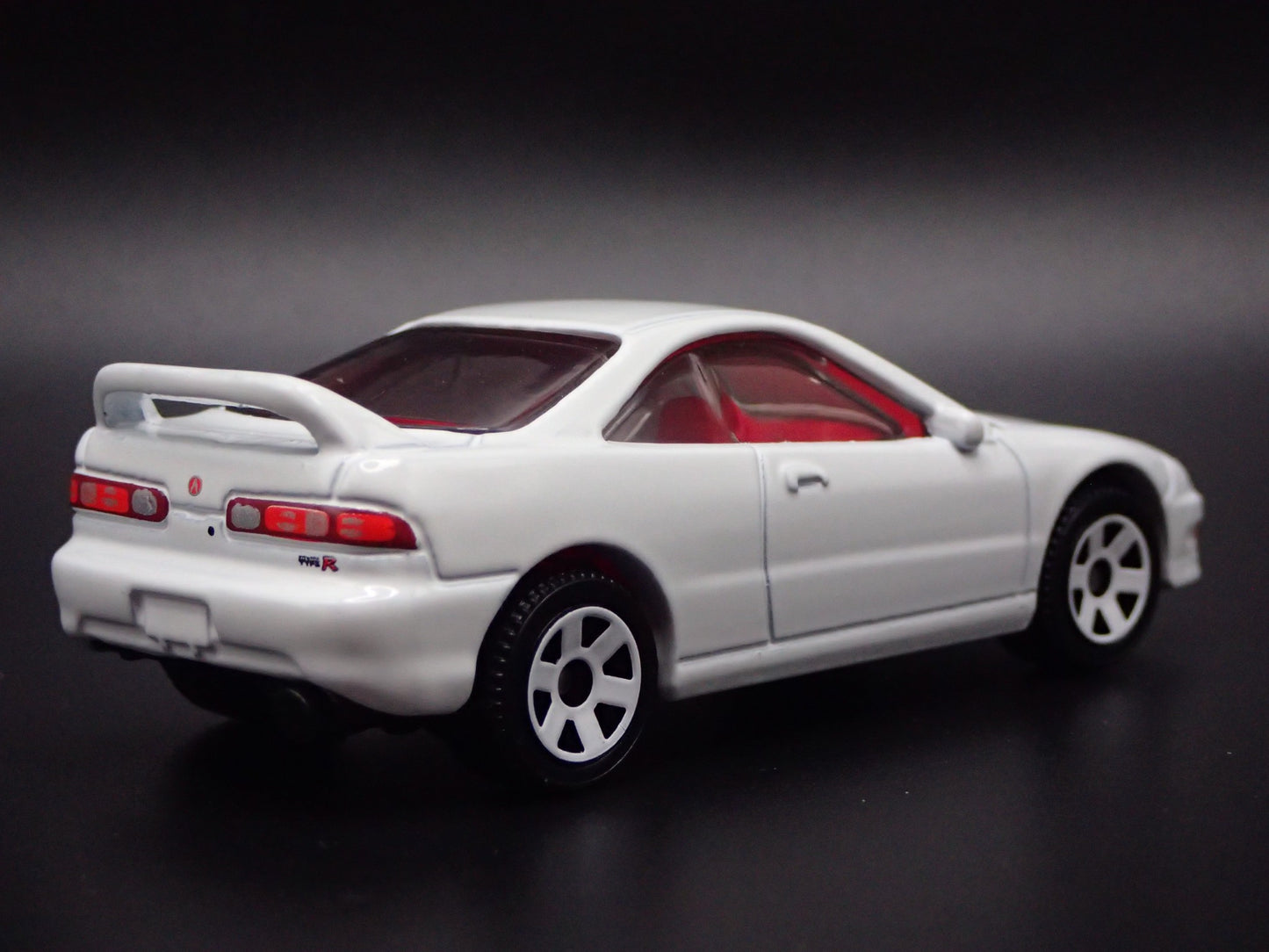 1997-2001 ACURA INTEGRA TYPE R 1:64 SCALE COLLECTIBLE DIORAMA DIECAST MODEL CAR
