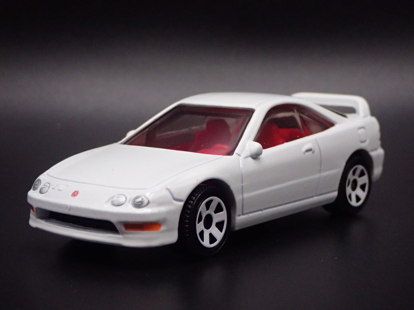 1997-2001 ACURA INTEGRA TYPE R 1:64 SCALE COLLECTIBLE DIORAMA DIECAST MODEL CAR