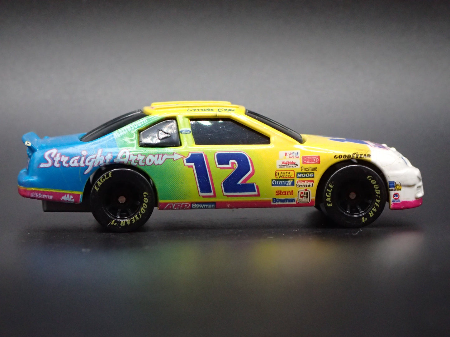 1995 95 FORD THUNDERBIRD 12 DERRIKE COPE NASCAR 1:64 SCALE DIECAST MODEL CAR