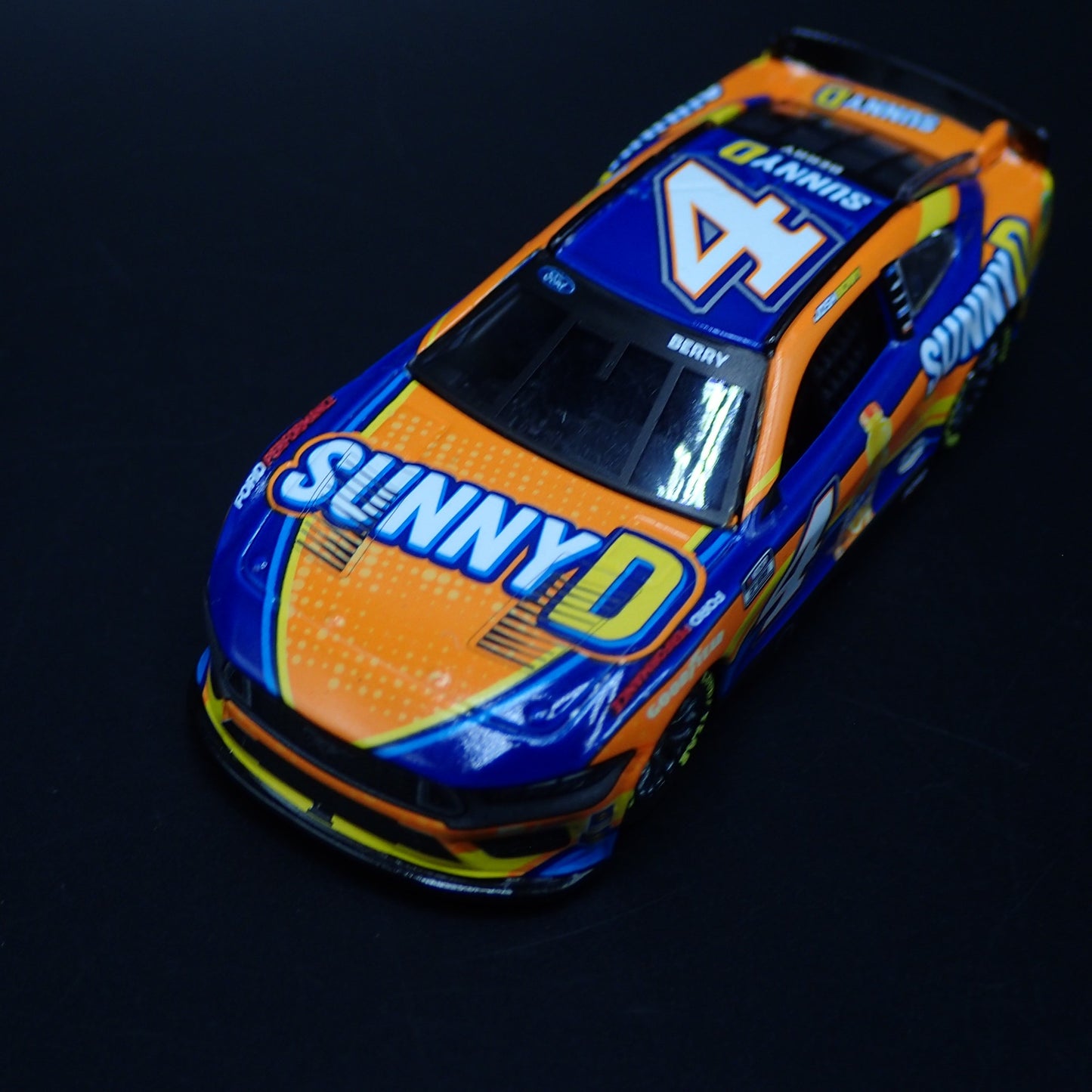 2024 24 FORD MUSTANG #4 JOSH BERRY SUNNY D NASCAR 1:64 SCALE DIECAST MODEL CAR