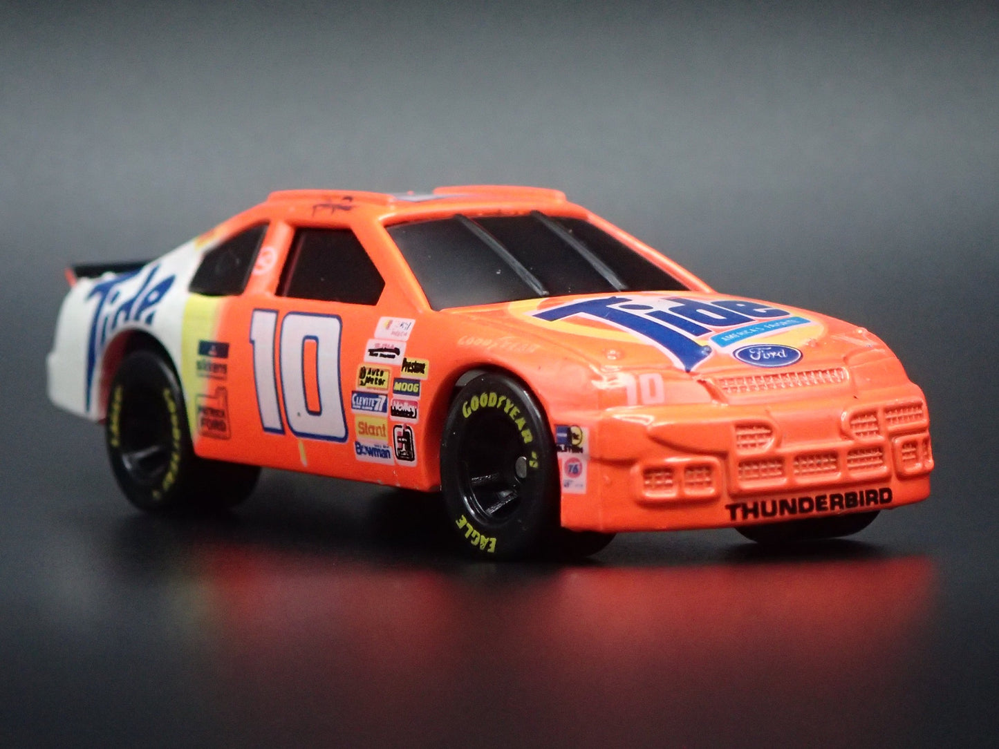 1995 95 FORD THUNDERBIRD 10 RICKY RUDD TIDE NASCAR 1:64 SCALE DIECAST MODEL CAR