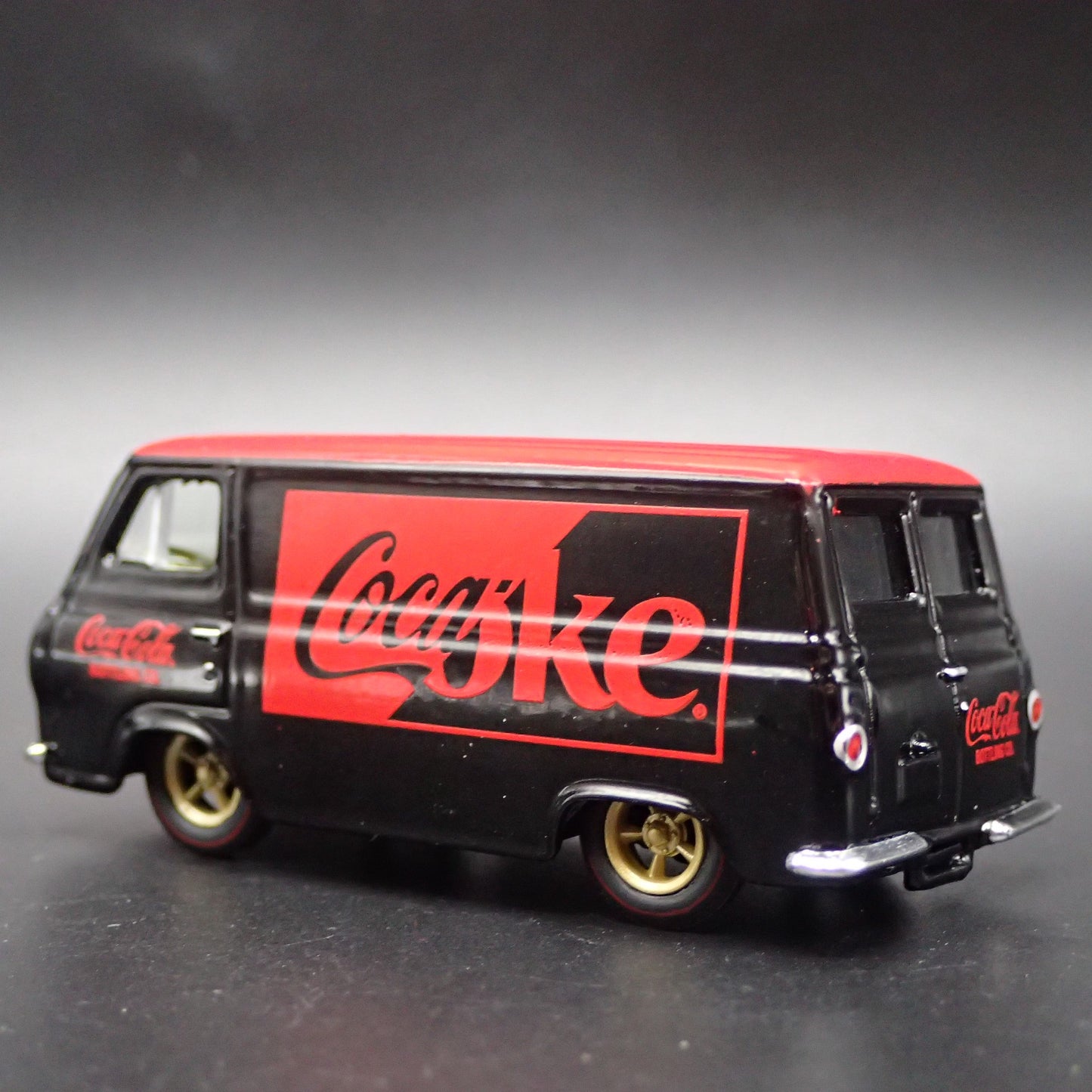 1966 66 FORD ECONOLINE VAN COCA COLA COKE 1:64 SCALE DIORAMA DIECAST MODEL CAR