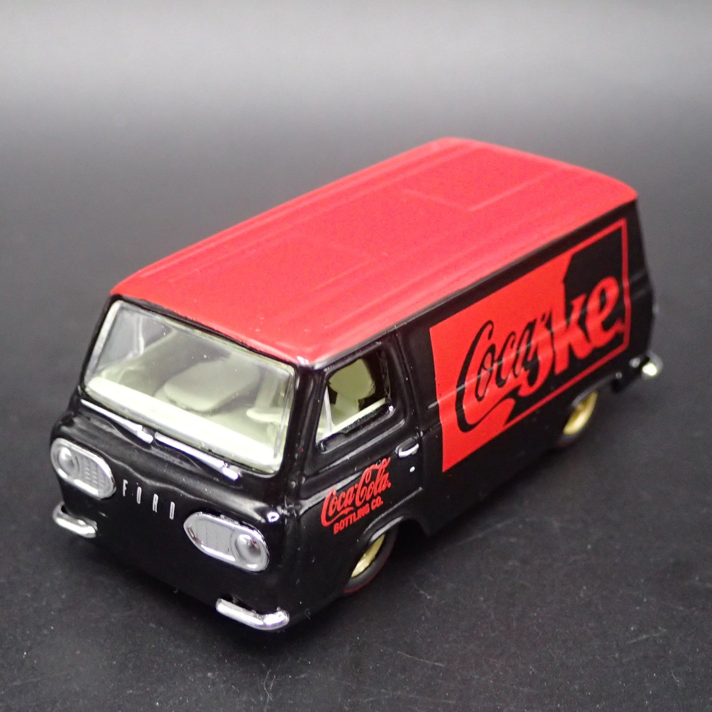1966 66 FORD ECONOLINE VAN COCA COLA COKE 1:64 SCALE DIORAMA DIECAST MODEL CAR