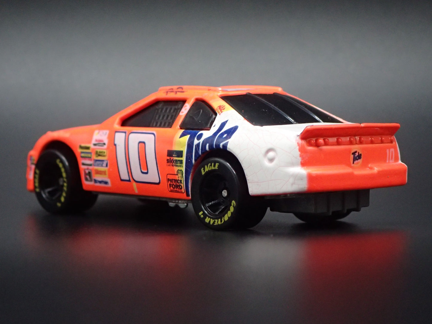 1995 95 FORD THUNDERBIRD 10 RICKY RUDD TIDE NASCAR 1:64 SCALE DIECAST MODEL CAR