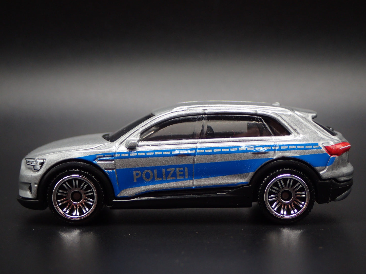 2018-2025 AUDI Q8 E TRON ETRON POLICE POLIZEI 1:64 SCALE DIECAST MODEL CAR