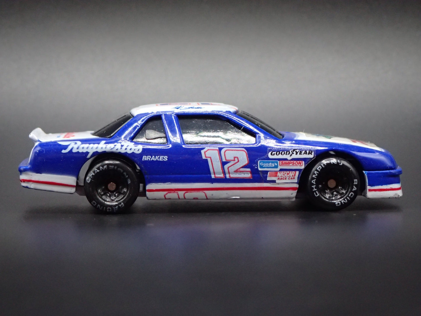 1991 91 BUICK REGAL 12 HUT STRICKLIN RAYBESTOS NASCAR 1:64 SCALE DIECAST CAR