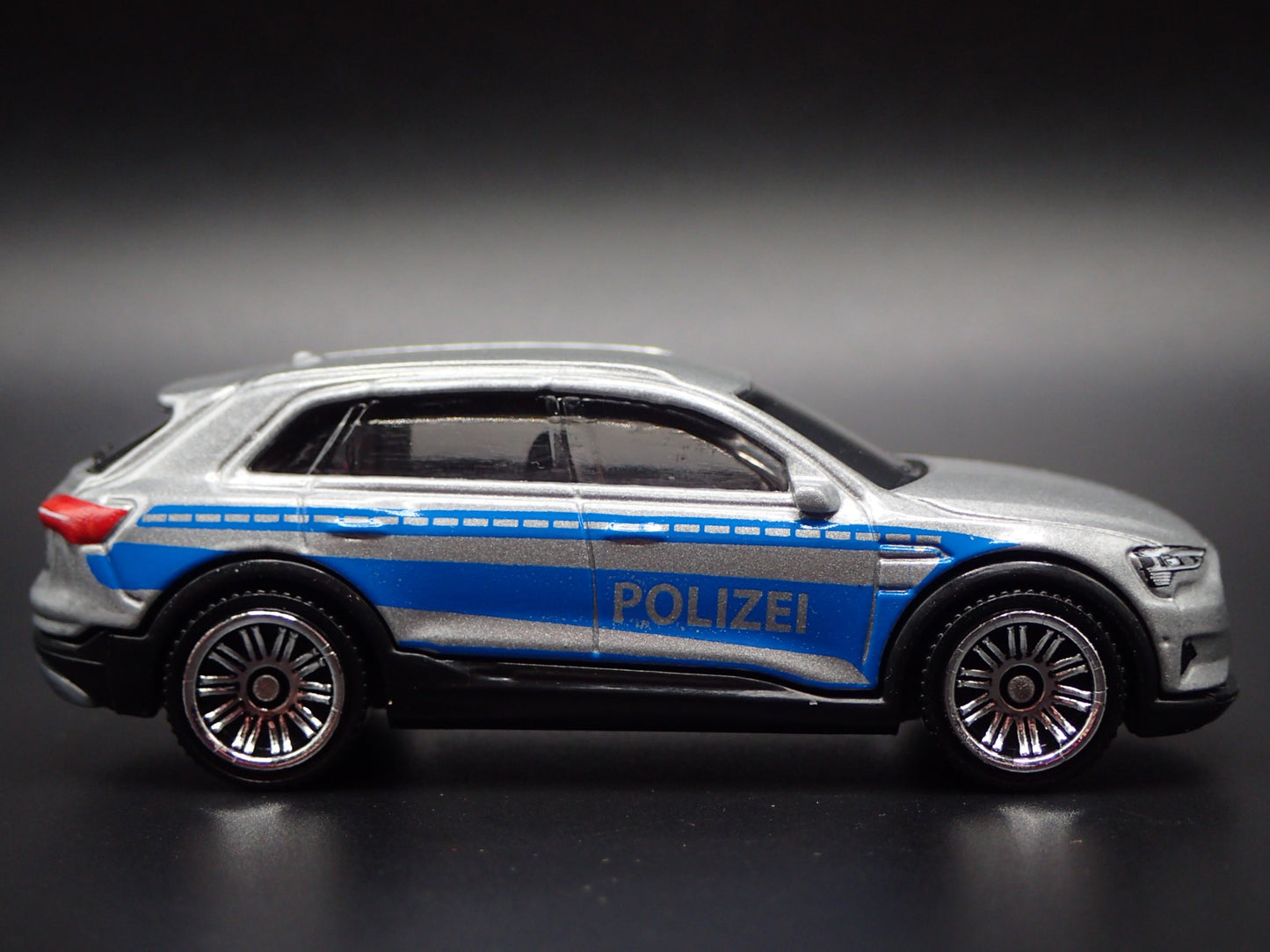 2018-2025 AUDI Q8 E TRON ETRON POLICE POLIZEI 1:64 SCALE DIECAST MODEL CAR