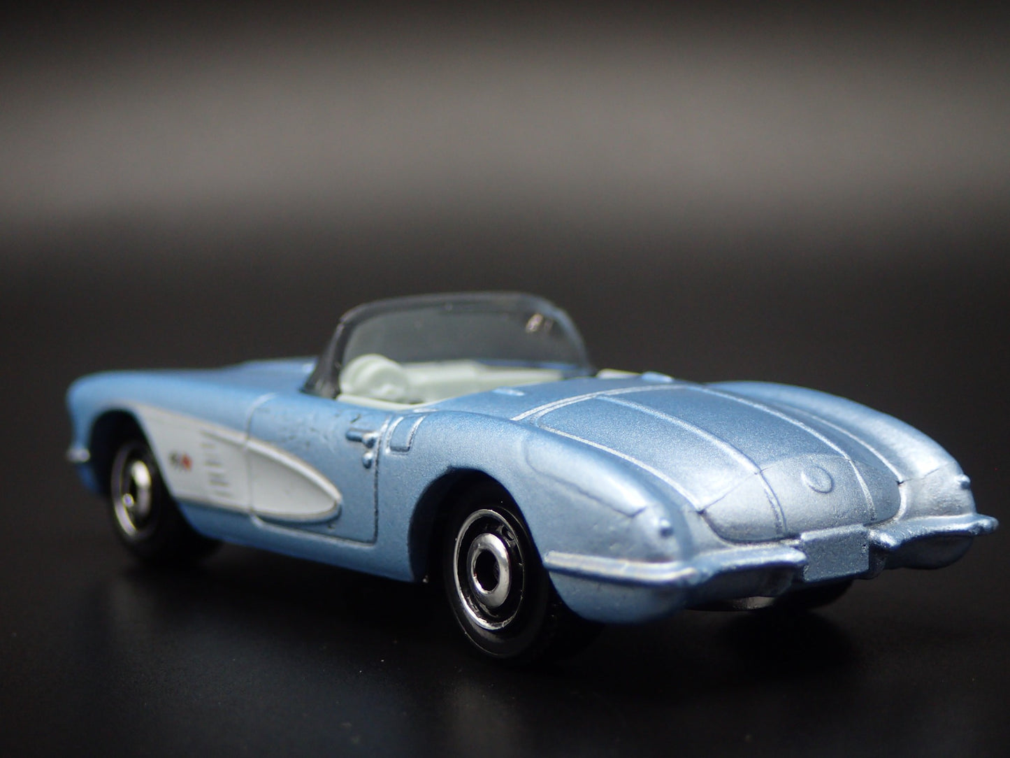 1958 58 CHEVY CHEVROLET CORVETTE CONVERTIBLE BLUE 1:64 SCALE DIECAST MODEL CAR