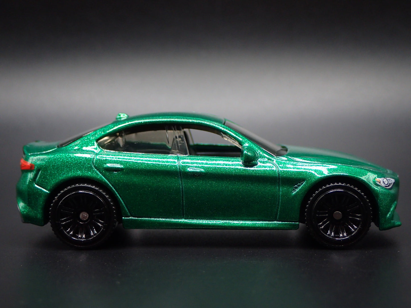 2016-2025 ALFA ROMEO GIULIA GREEN 1:64 SCALE COLLECTIBLE DIECAST MODEL CAR