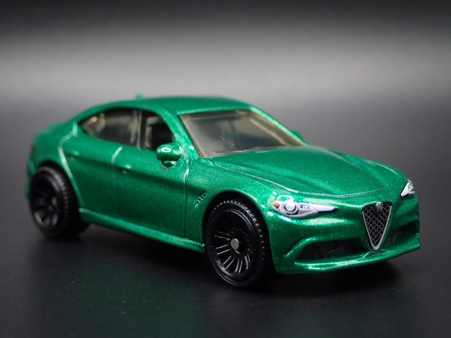 2016-2025 ALFA ROMEO GIULIA GREEN 1:64 SCALE COLLECTIBLE DIECAST MODEL CAR