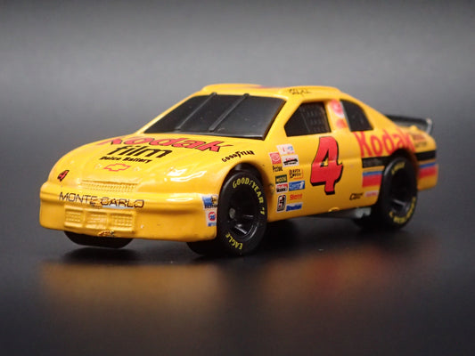 1995 CHEVROLET MONTE CARLO 4 STERLING MARLIN NASCAR 1:64 SCALE DIECAST MODEL CAR