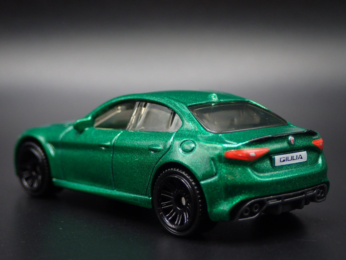 2016-2025 ALFA ROMEO GIULIA GREEN 1:64 SCALE COLLECTIBLE DIECAST MODEL CAR