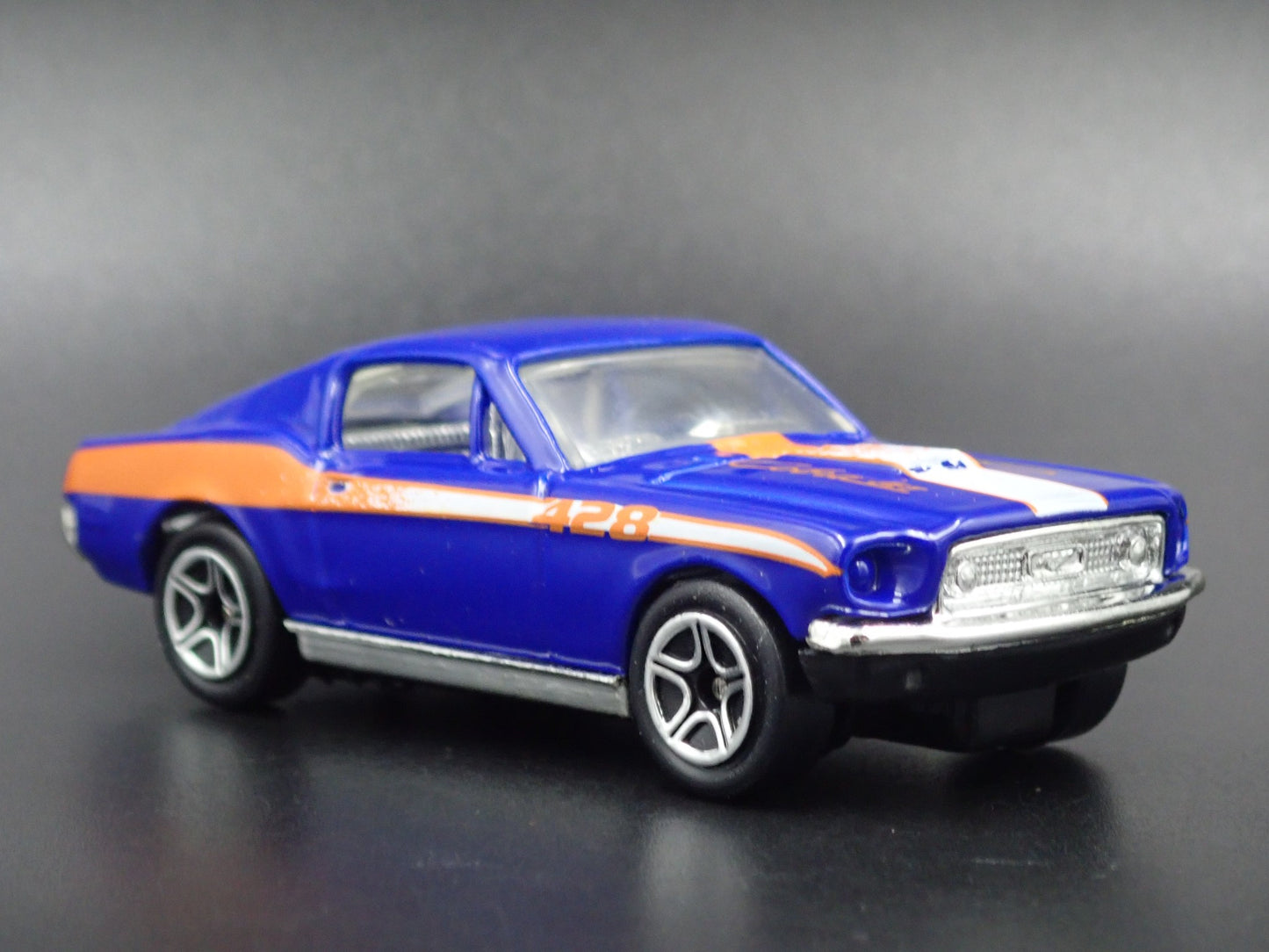 1968 68 FORD MUSTANG COBRA JET FASTBACK 1:64 SCALE COLLECTIBLE DIECAST MODEL CAR
