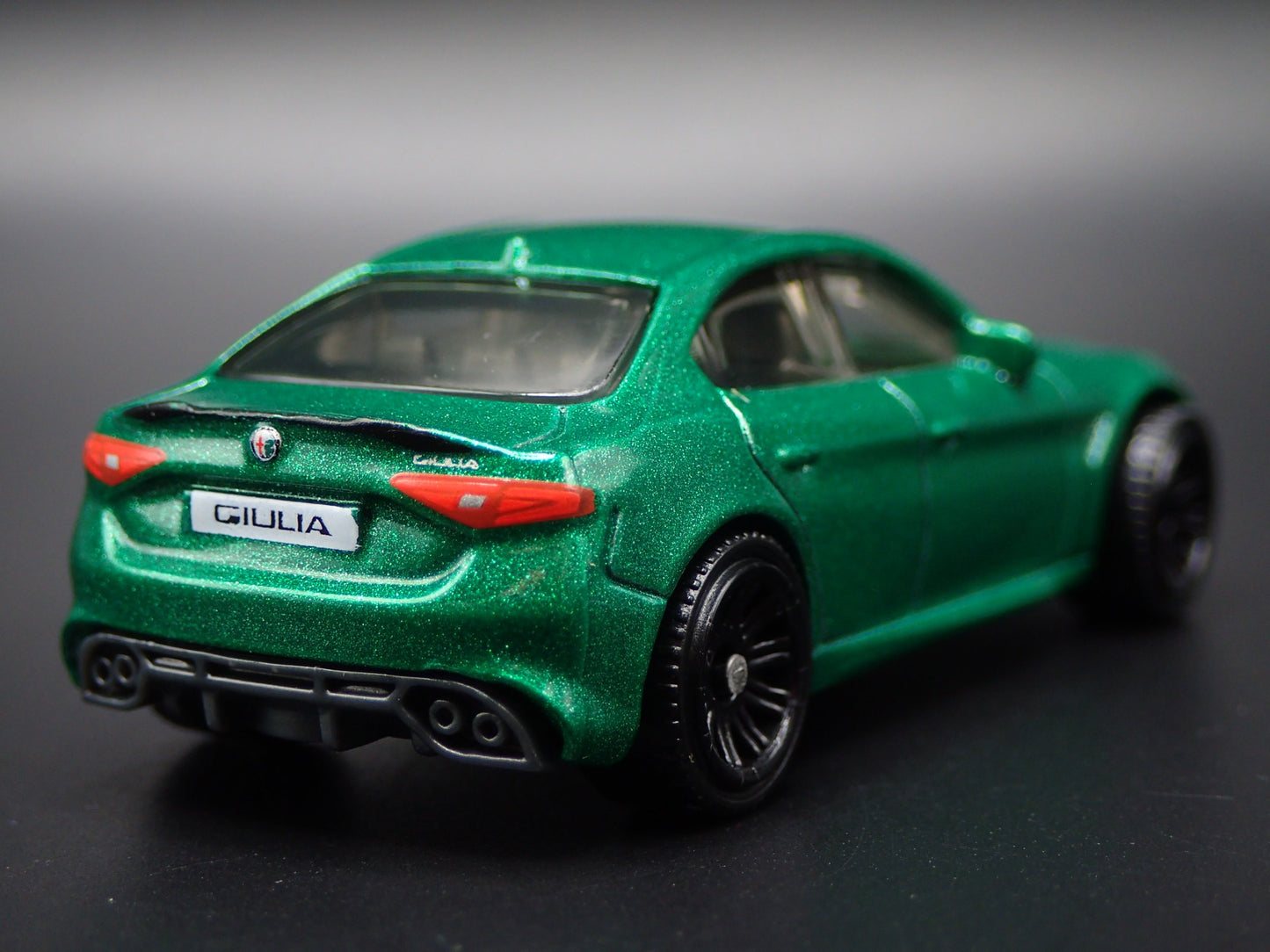 2016-2025 ALFA ROMEO GIULIA GREEN 1:64 SCALE COLLECTIBLE DIECAST MODEL CAR