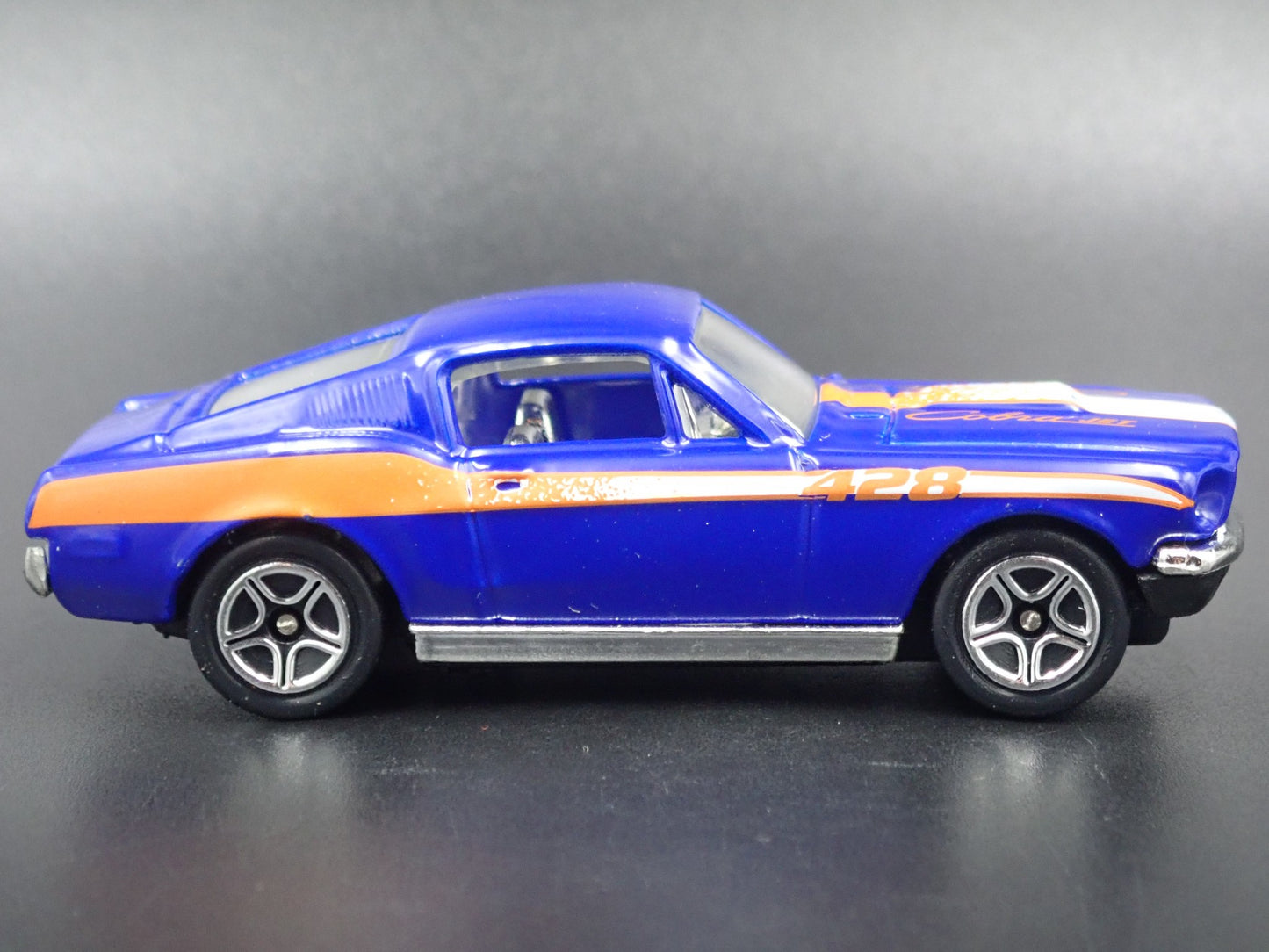 1968 68 FORD MUSTANG COBRA JET FASTBACK 1:64 SCALE COLLECTIBLE DIECAST MODEL CAR