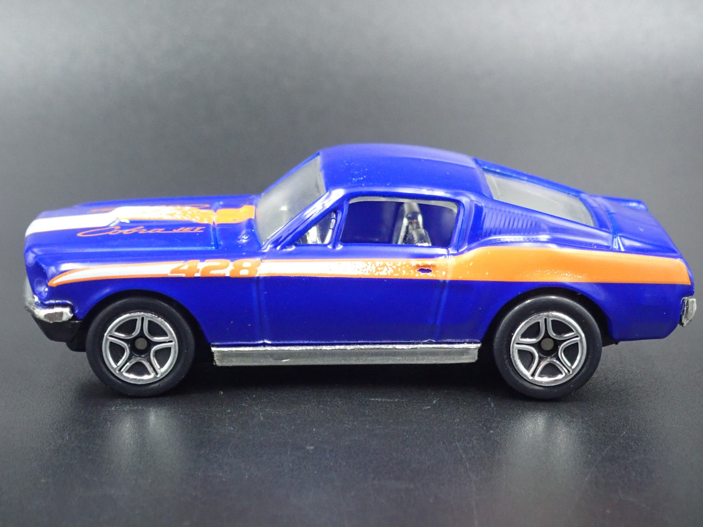 1968 68 FORD MUSTANG COBRA JET FASTBACK 1:64 SCALE COLLECTIBLE DIECAST MODEL CAR