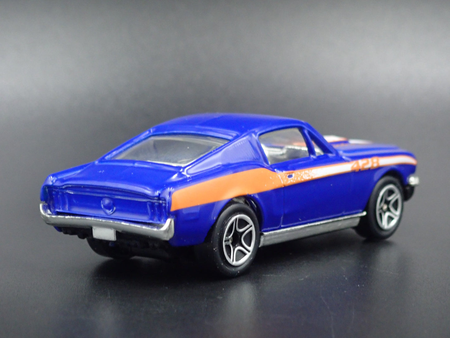 1968 68 FORD MUSTANG COBRA JET FASTBACK 1:64 SCALE COLLECTIBLE DIECAST MODEL CAR